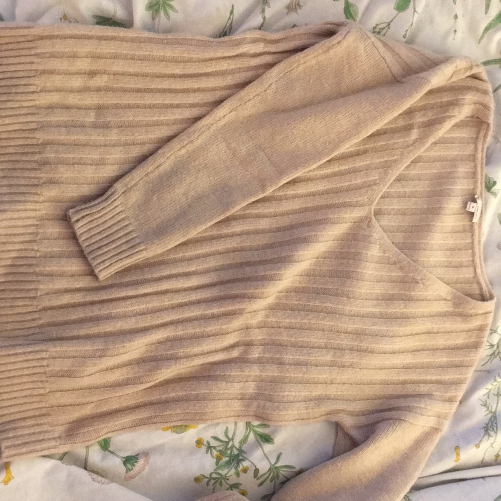 Gap v-neck sweater!